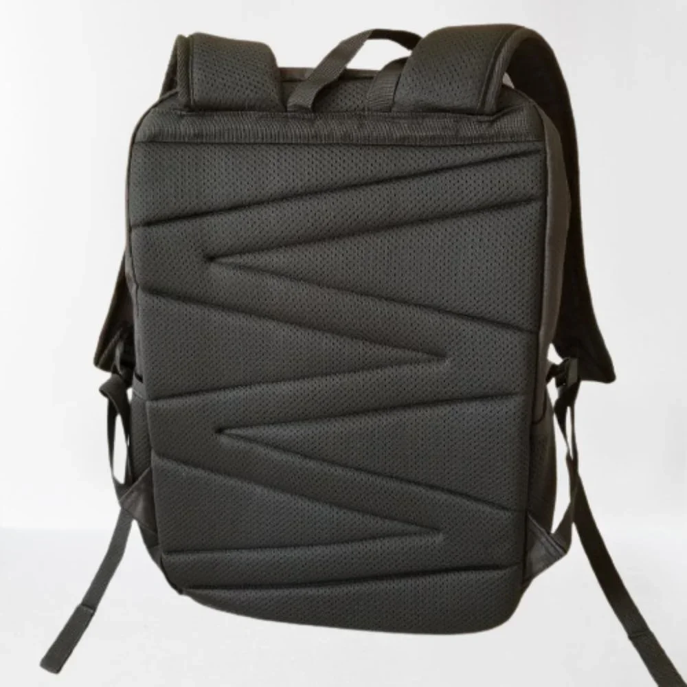 NWT! High Sierra Backpack with Laptop Divider/Bottle Pockets/Padded Back - Picture 9 of 11